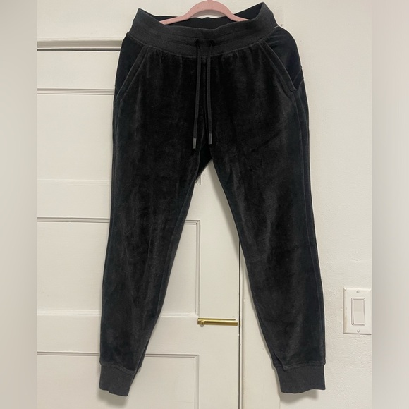 NWOT Women’s Sz 6 (30” Waist) Lululemon Warm Down Joggers Velour Heathered Black - Picture 7 of 13